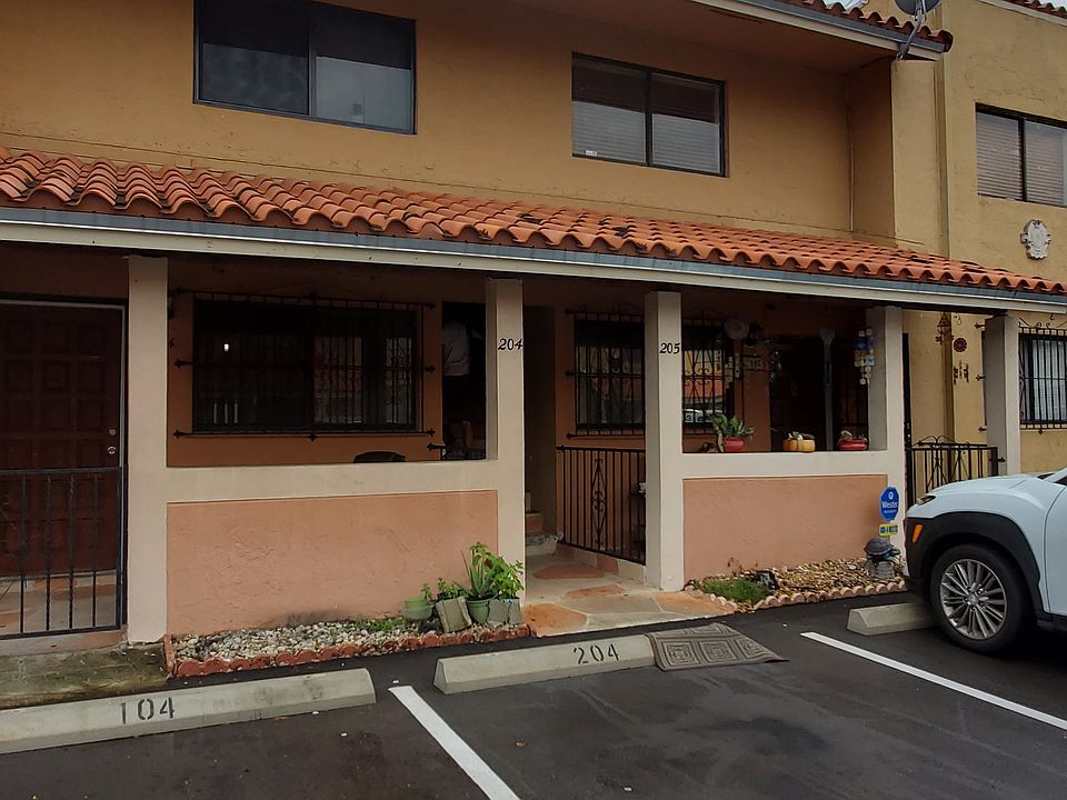 1st image of 2740 W 61st St APT 205