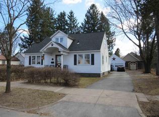 18 Avery St, Saratoga Springs, NY 12866