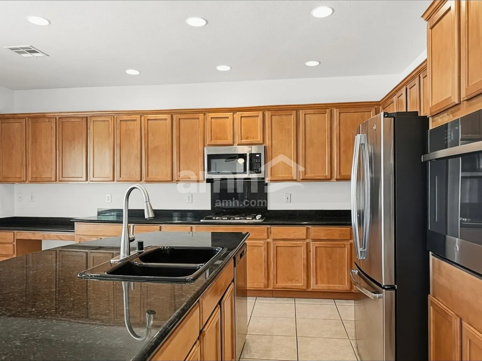 4 bed, 3.5 bath, 2970 sqft, $2,795 — Photo 3