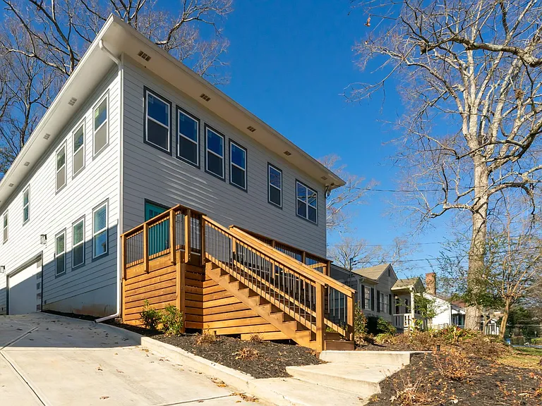 201 Clay St SE — Photo 14