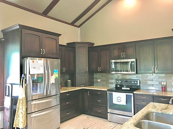3rd image of 21483 Mintdale Rd