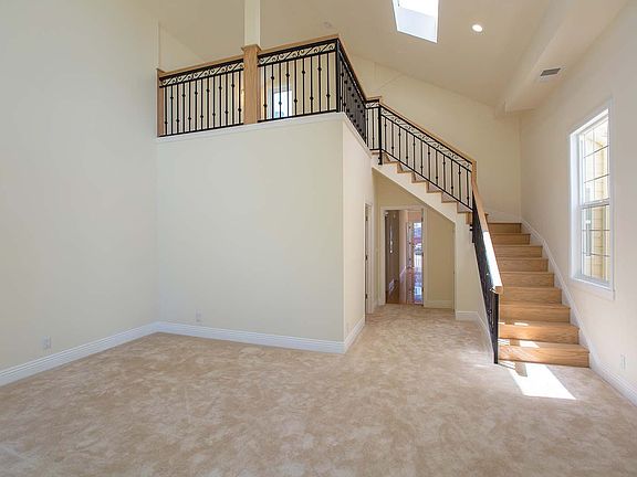 3rd image of 1766 Oakdale Ave