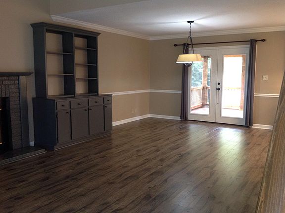 5th image of 700 Summerdale Dr