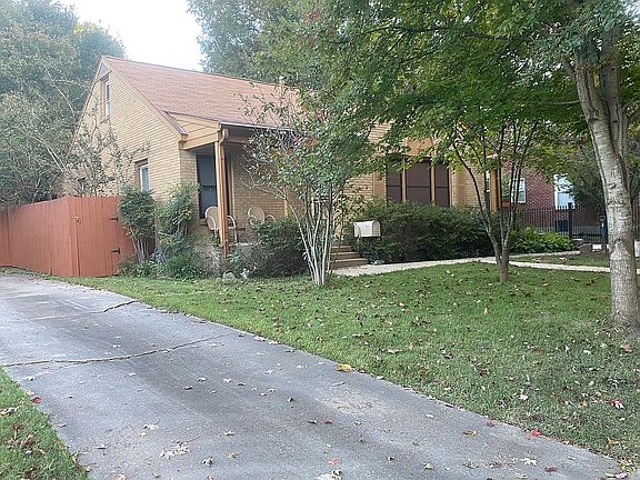 4th image of 1020 Sandra St