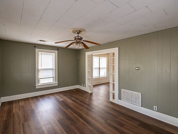 3rd image of 220 S Lewis St