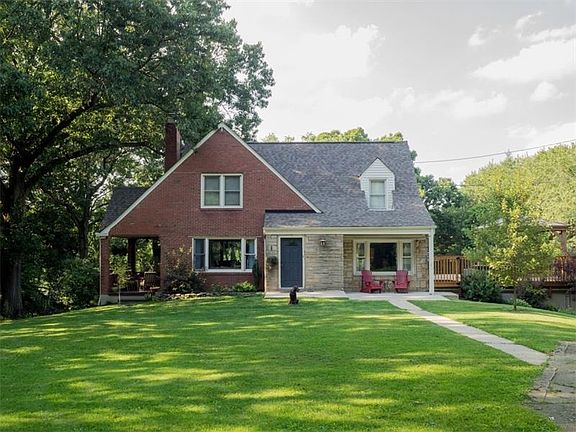 2nd image of 3612 Crestview Dr