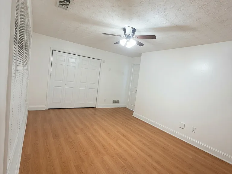 120 Oak Vista Ct — Photo 32