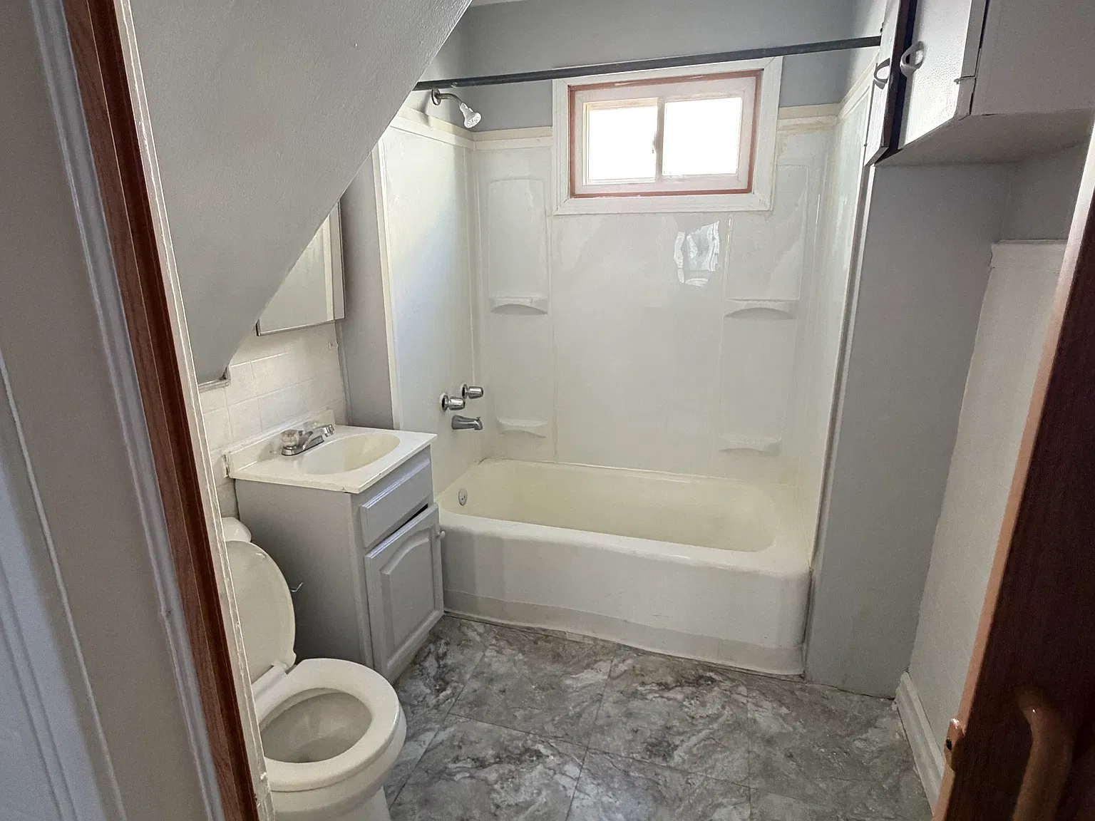 2 bed, 700 sqft, $750 — Photo 2
