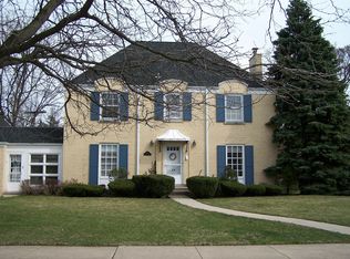 261 Gatesby Rd, Riverside, IL 60546