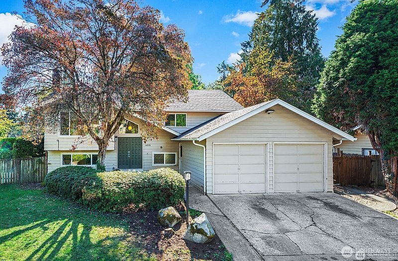 3rd image of 14221 SE 10th Place