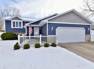 320 Pleasant Ridge Dr, Sauk Rapids, MN 56379