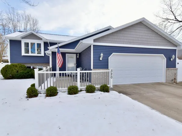 320 Pleasant Ridge Dr, Sauk Rapids, MN 56379