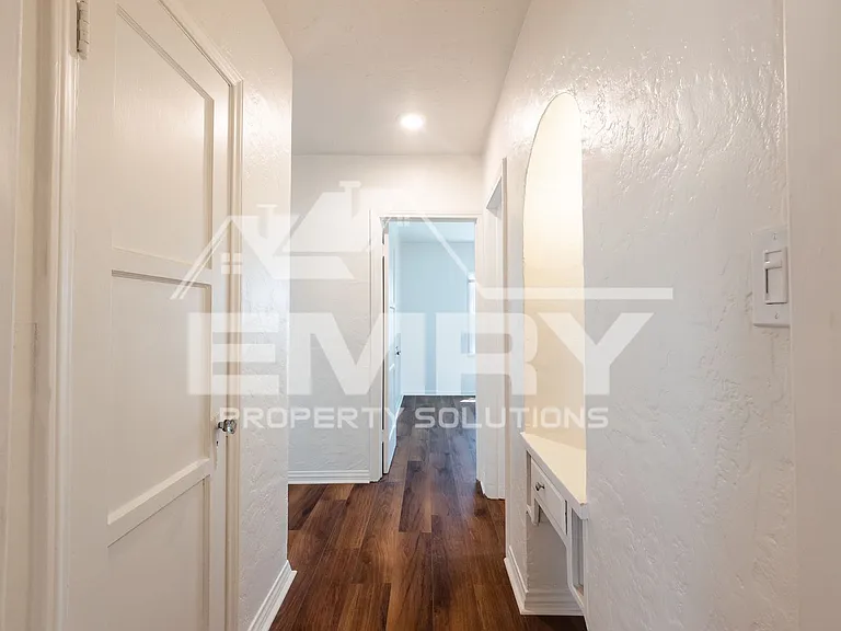 8930 S Hobart Blvd — Photo 12