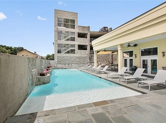 2nd image of 1205 Saint Charles Ave APT 205