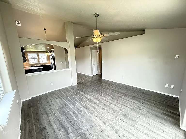 6114 Crown Crest Ave — Photo 4