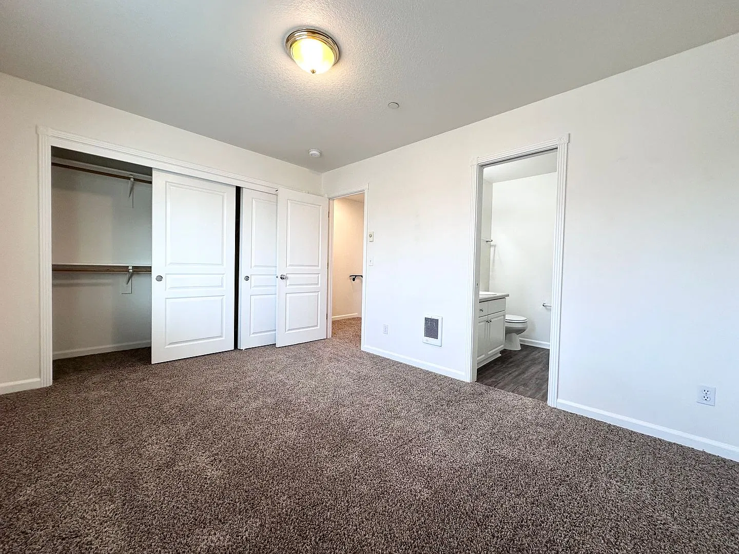 Spacious 2-Bedroom Townhome with Private Balcony in Downtown Gresham! — Photo 1