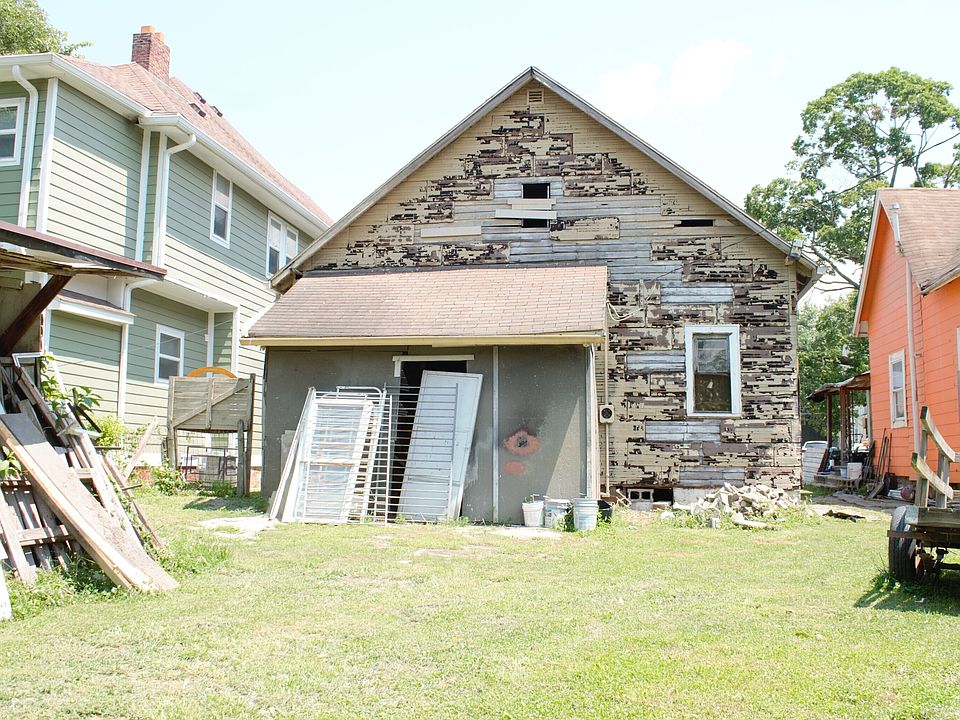2nd image of 434 N Beville Ave