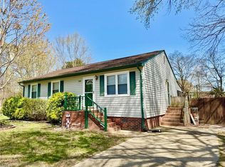 1552 Forest Cove Dr, Chesapeake, VA 23323