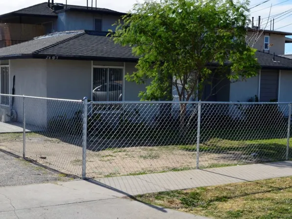 (undisclosed Address), Highland, CA 92346