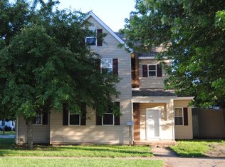 218 E Adams St, Clinton, IL 61727