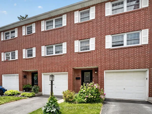 91 Livingston Ave #12, Grimsby, ON L3M 1L4