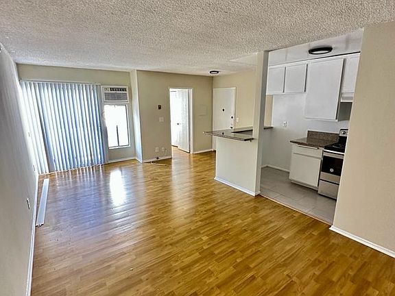 2nd image of 433 S Hobart Blvd APT 105