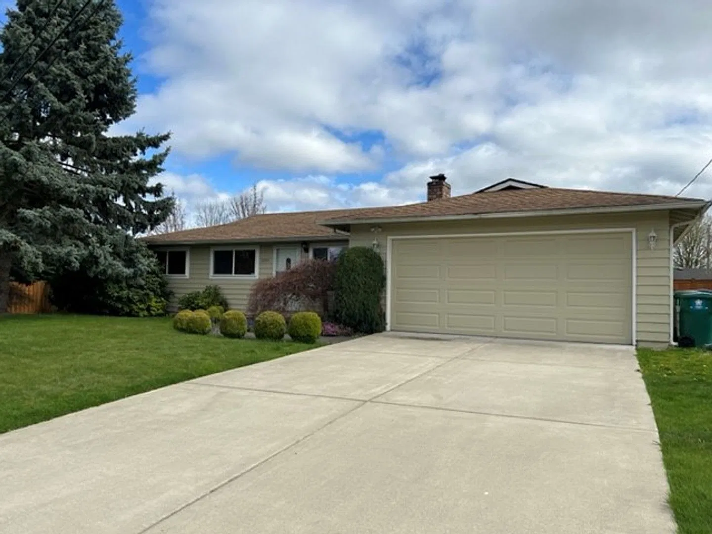 Well maintained 4 BD 1.75 BA Home with Genuine Hardwood Floors & Private Fully Fenced Backyard — Photo 1