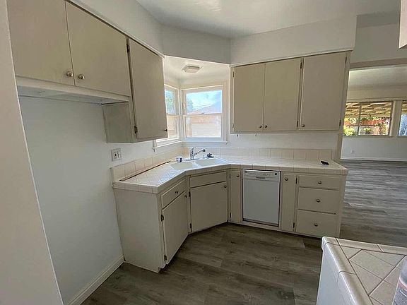 5th image of 202 Standish St