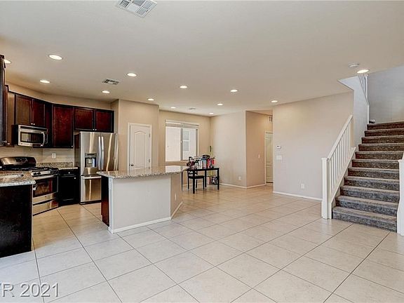 5th image of 9630 Salford Isle St