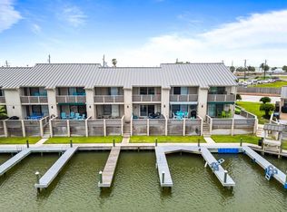 1903 Bayhouse Dr, Rockport, TX 78382