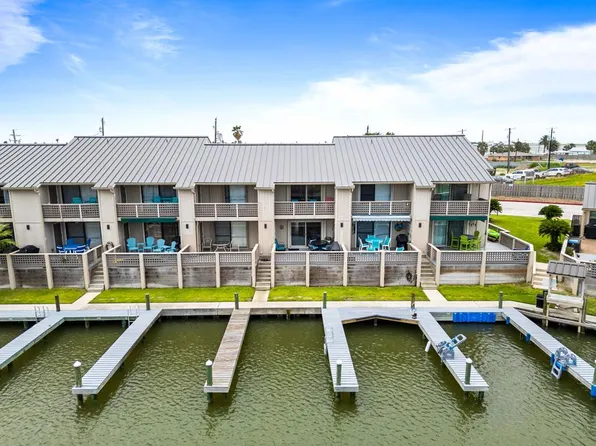 1903 Bayhouse Dr, Rockport, TX 78382