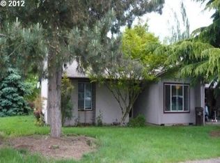302 E Park Ave, Molalla, OR