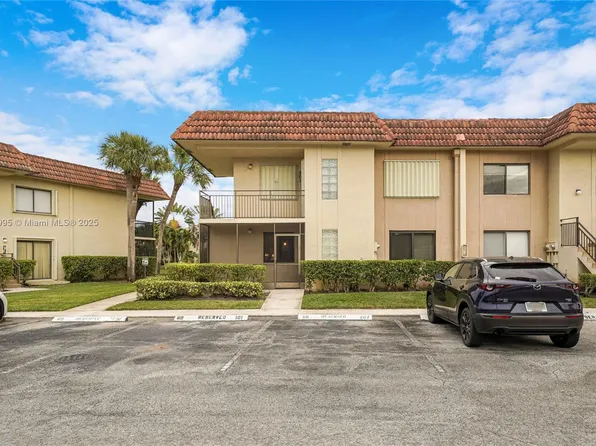 374 Lakeview Dr APT 101, Weston, FL 33326