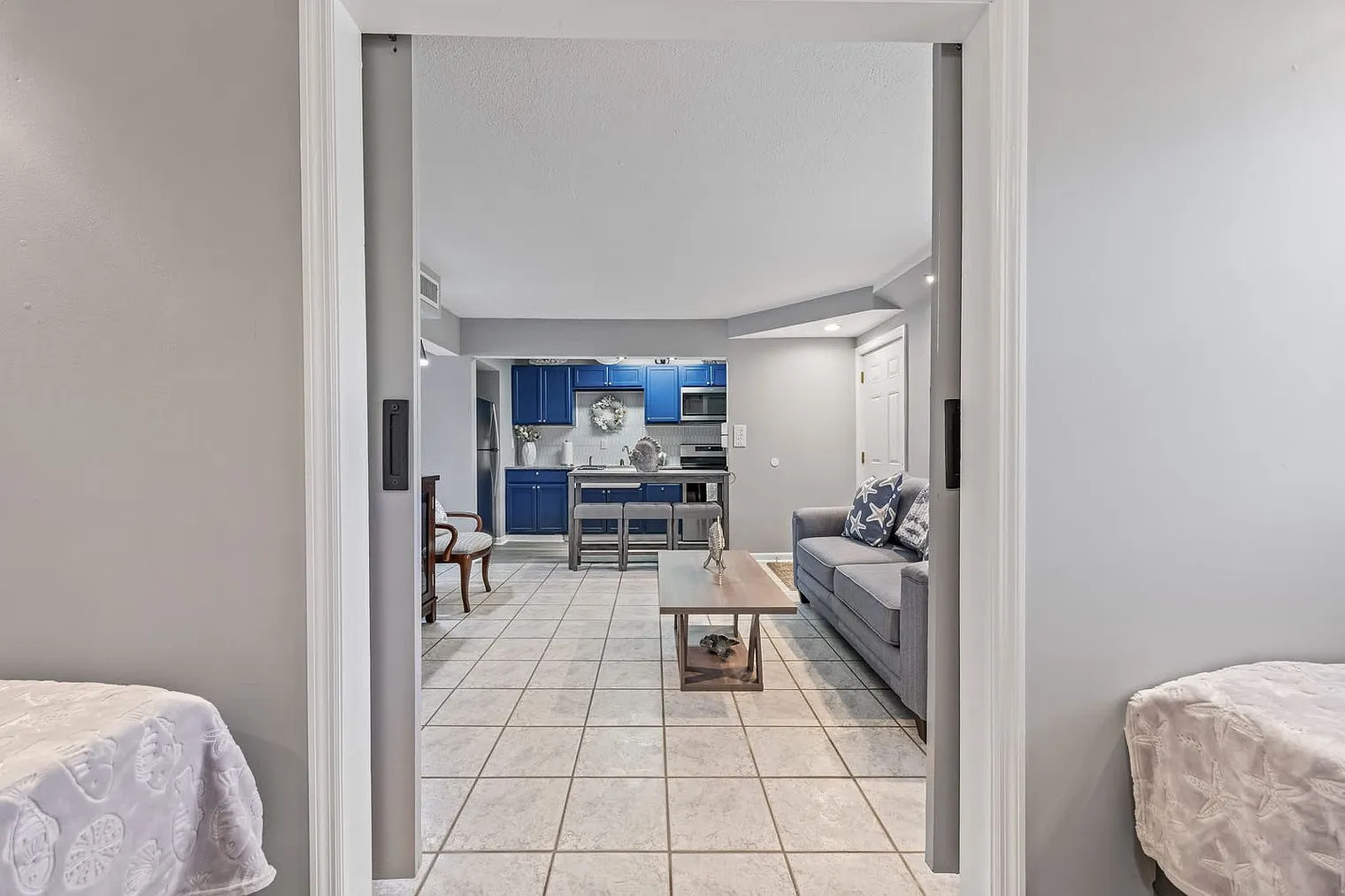 2 bed, 1.0 bath, $2,867 — Photo 4