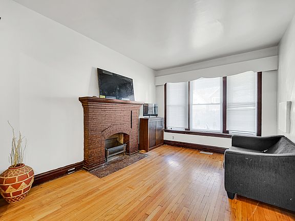 2nd image of 11317 S Indiana Ave