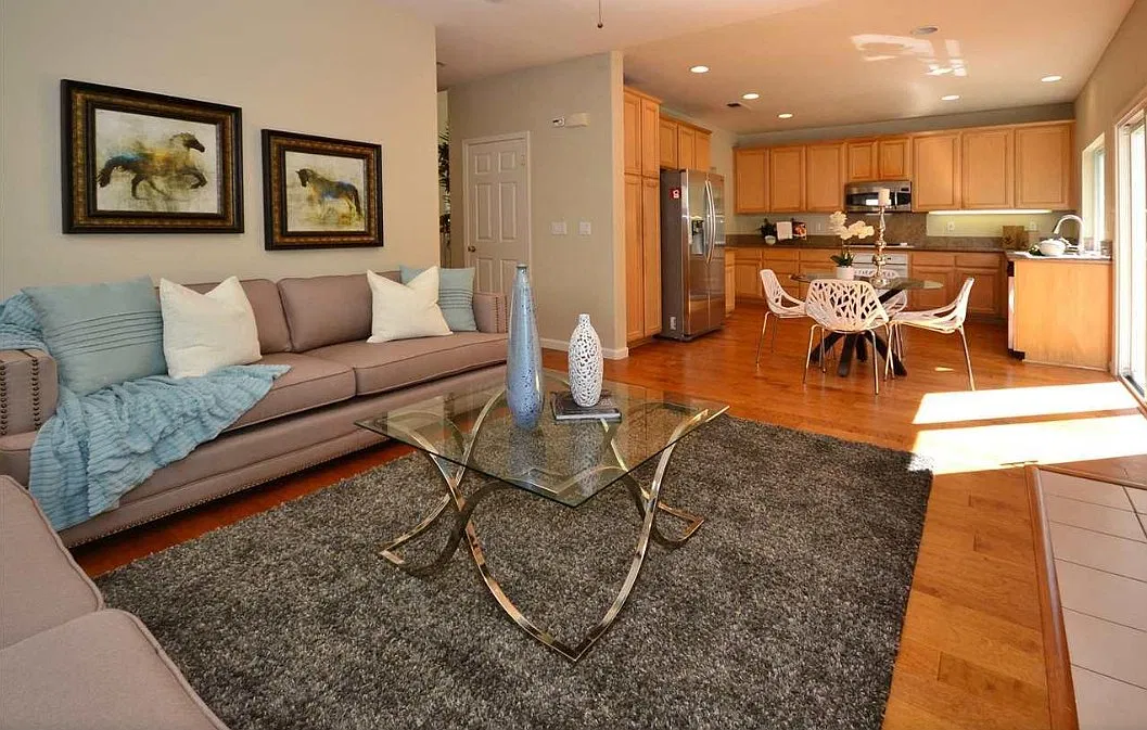 4 bed, 2059 sqft, $4,750 — Photo 3
