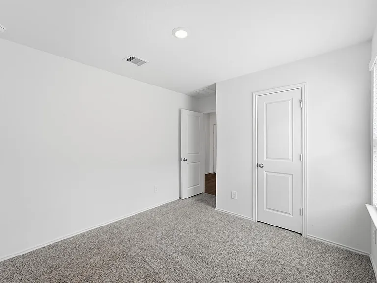31323 Heddington Ln — Photo 8