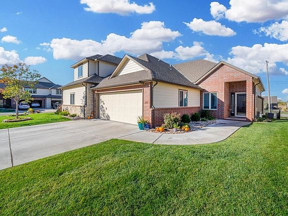 2nd image of 818 McCloud Cir Unit 502