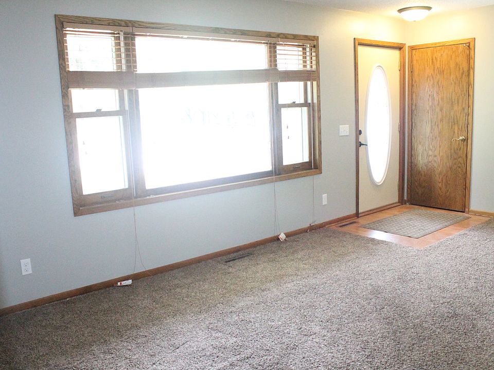 1st image of 370 Hensonshire Dr