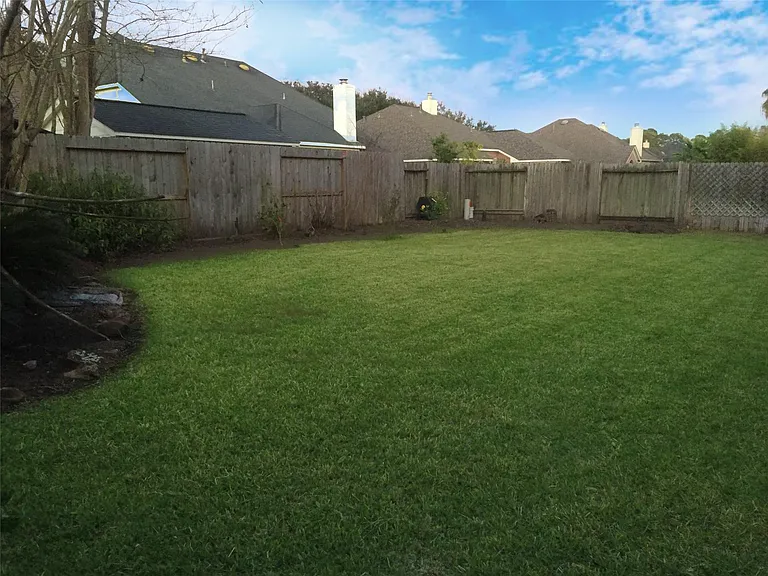 11218 Timbertree Ln — Photo 34