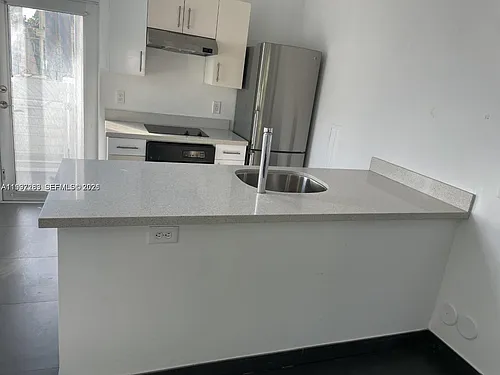 1600 Euclid Ave #107 Photo 1