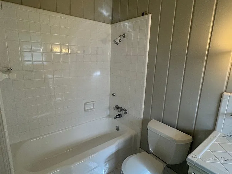 2349 Mount Carmel Dr — Photo 10