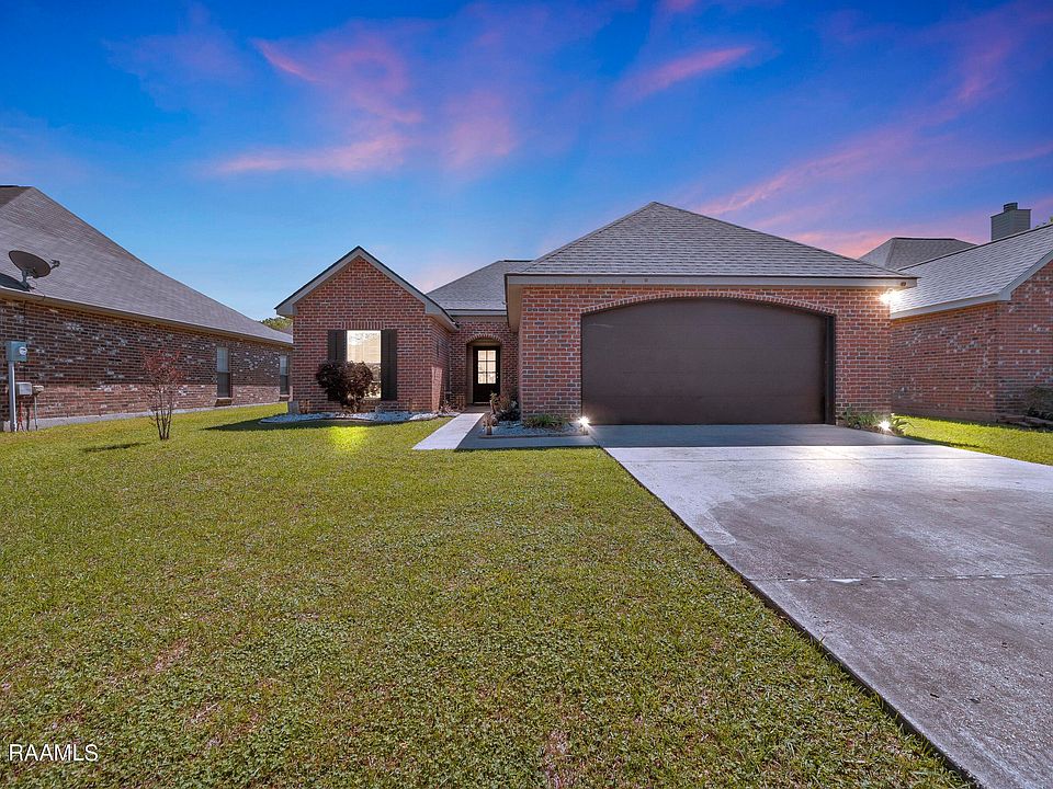 1st image of 210 Harvest Pointe Cir