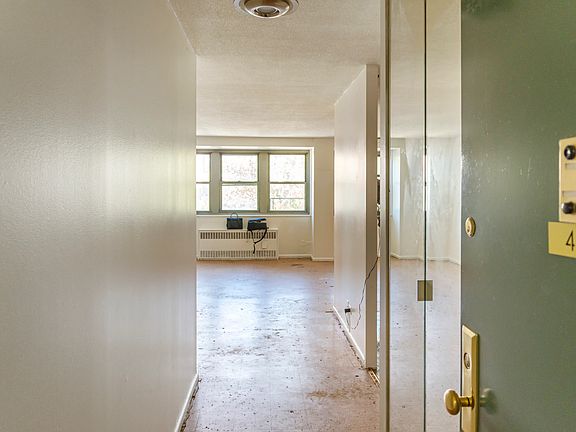 3rd image of 290 W 232nd St #4H