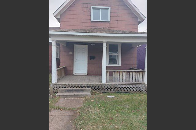 1st image of 282 Bruce St
