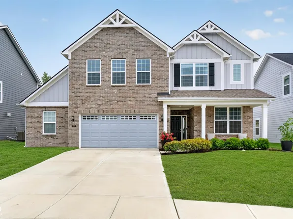 6779 Oakcrest Dr, McCordsville, IN 46055