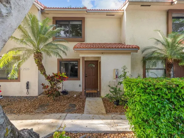 4155 Coral Springs Dr, Pompano Beach, FL 33065