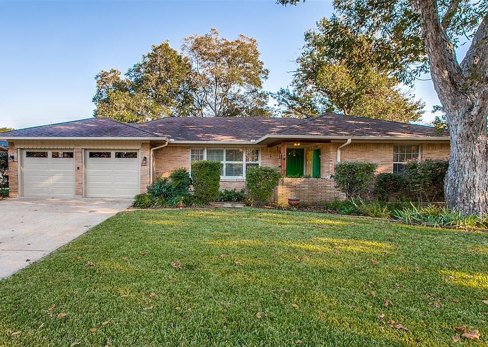 1st image of 9634 Cloister Dr
