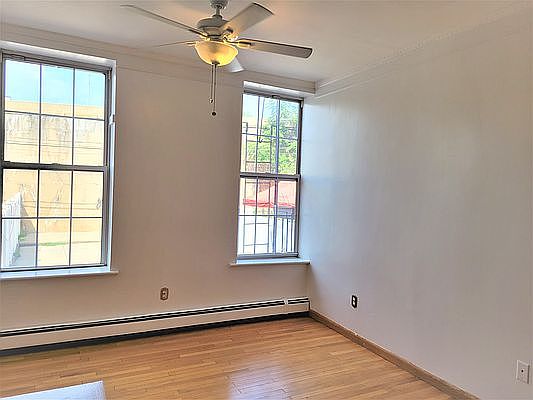 3rd image of 145 17th St #B