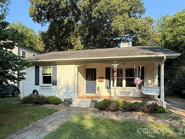 1911 Club Rd, Charlotte, NC 28205